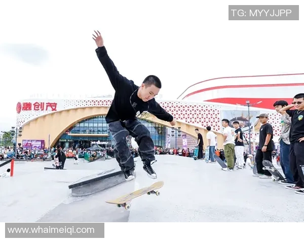 重庆滑板队与深圳滑板队赛后复盘力量对决的精彩瞬间与战术分析 重庆滑板队与深圳滑板队赛后复盘力量对决的精彩瞬间与战术分析