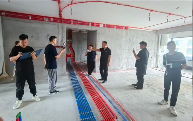 博鱼官方市青企协修建粉饰委员会2025金牌工地巡检第二轮第六站举办！